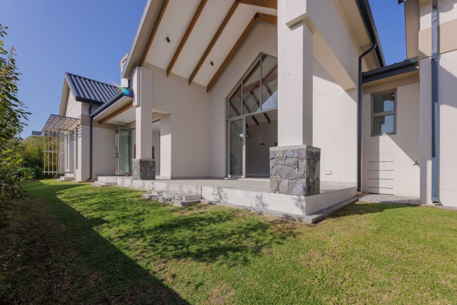 4 Bedroom Property for Sale in Kingswood Golf Estate Western Cape